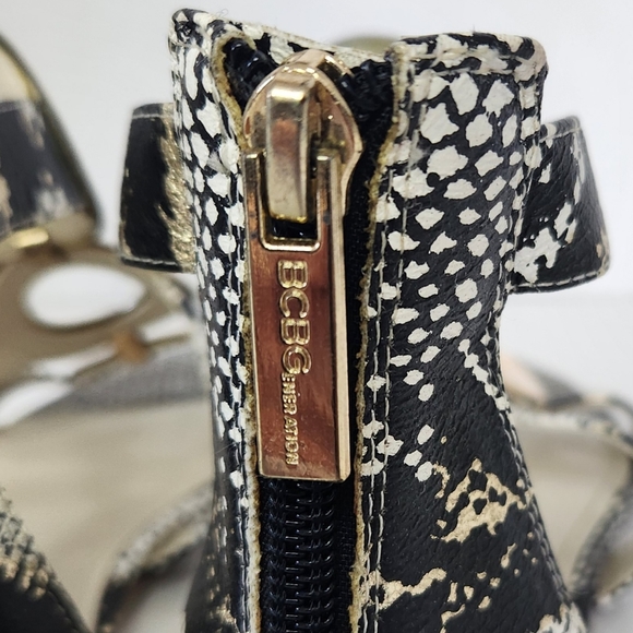 BCBGeneration Faroh Sandals Gladiator Flats VIP Snake Gold 5.5M BCBG Shoes - Picture 6 of 15